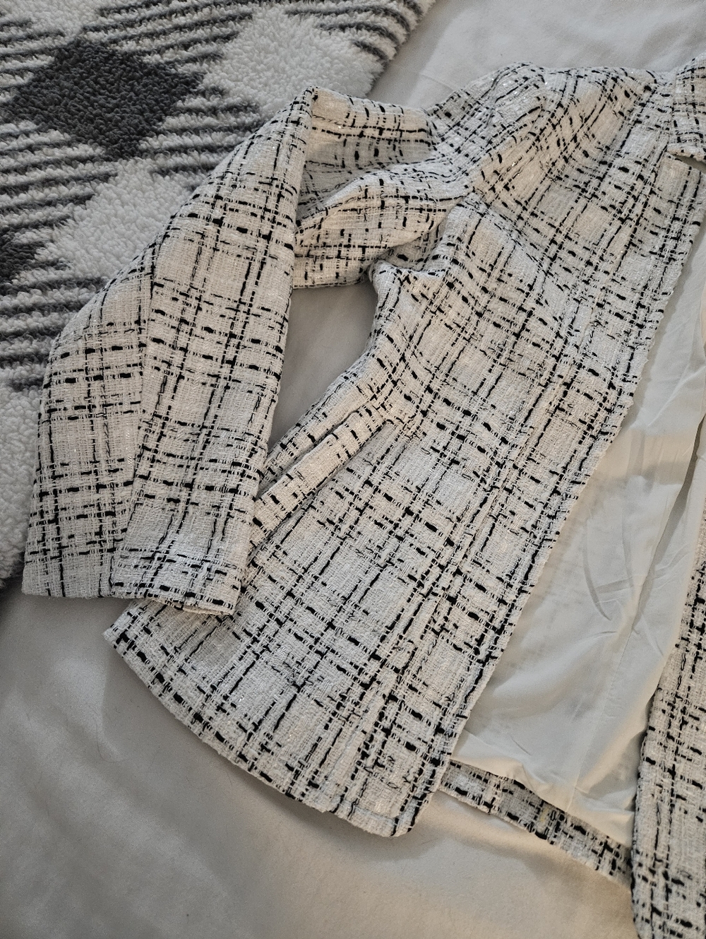 NWOT White and Black Tweed Open-Front Blazer - Picture 2 of 8